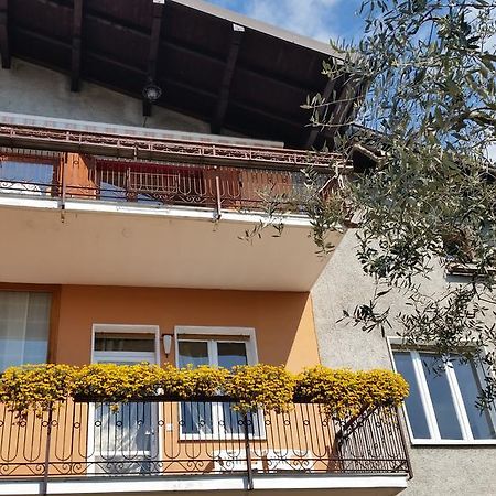 Apartment Iseo Lake Sale Marasino Quarto foto