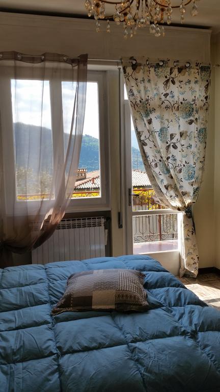 Apartment Iseo Lake Sale Marasino Quarto foto