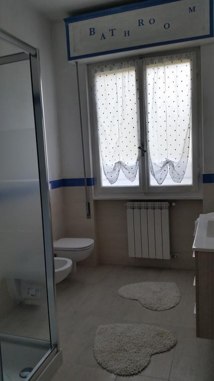 Apartment Iseo Lake Sale Marasino Quarto foto