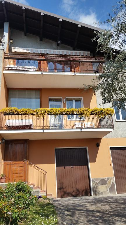 Apartment Iseo Lake Sale Marasino Quarto foto