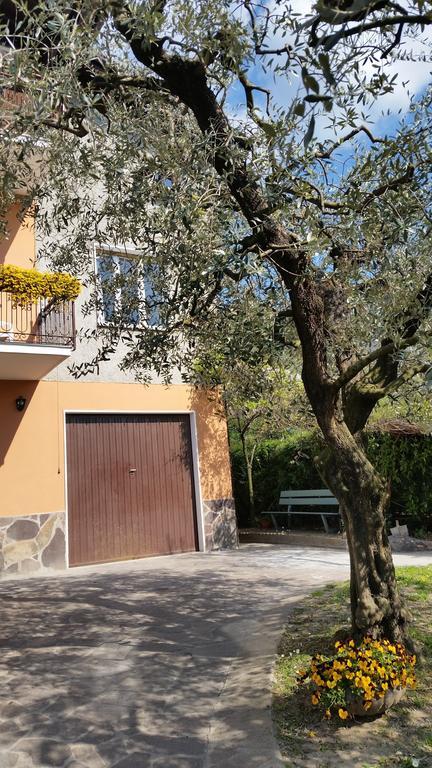 Apartment Iseo Lake Sale Marasino Quarto foto